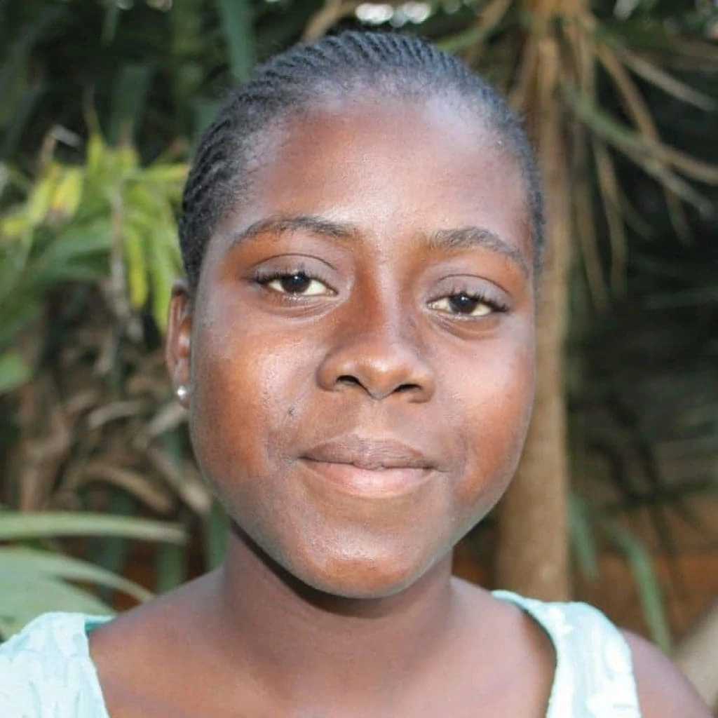 Portrait photo of Gladys, youth animator from Zimbabwe