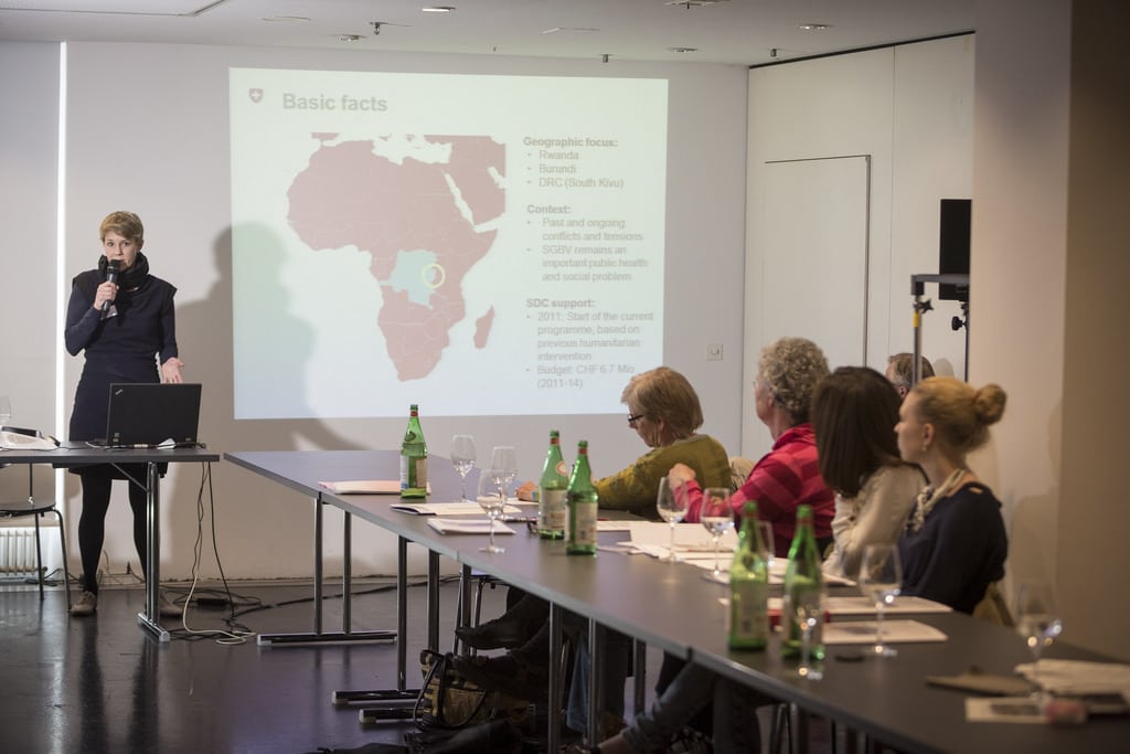 Marie Gilbrin speaks to the audience of the aidsfocus conference.