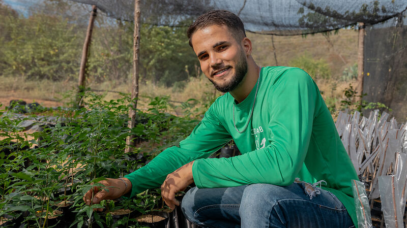 Junger Bauer in Brasilien - Jugendprojekt - terre des hommes schweiz