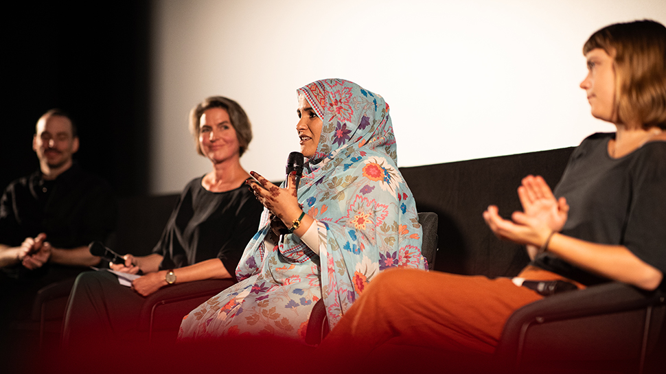 Najla Mohamed-Lamin spricht während des Westsahara-Podiums am Zurich Film Festival 2026